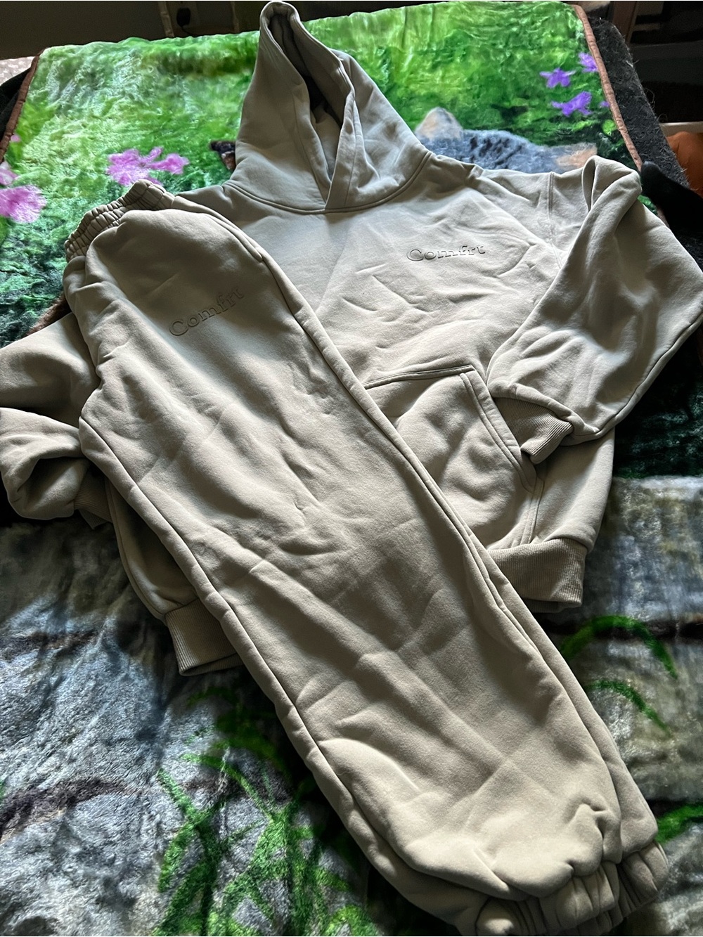 Comfrt Hoodie and Joggers Set